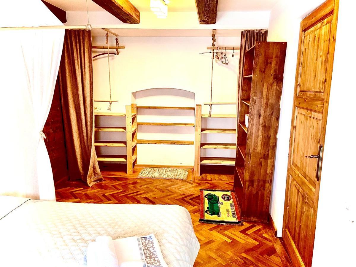 Appartement Apartament Rustic In Centrul Istoric à Braşov Extérieur photo
