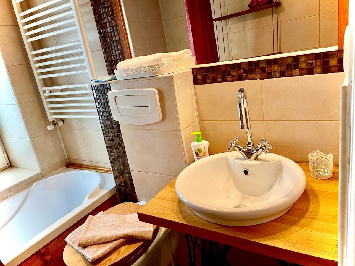 Appartement Apartament Rustic In Centrul Istoric à Braşov Extérieur photo